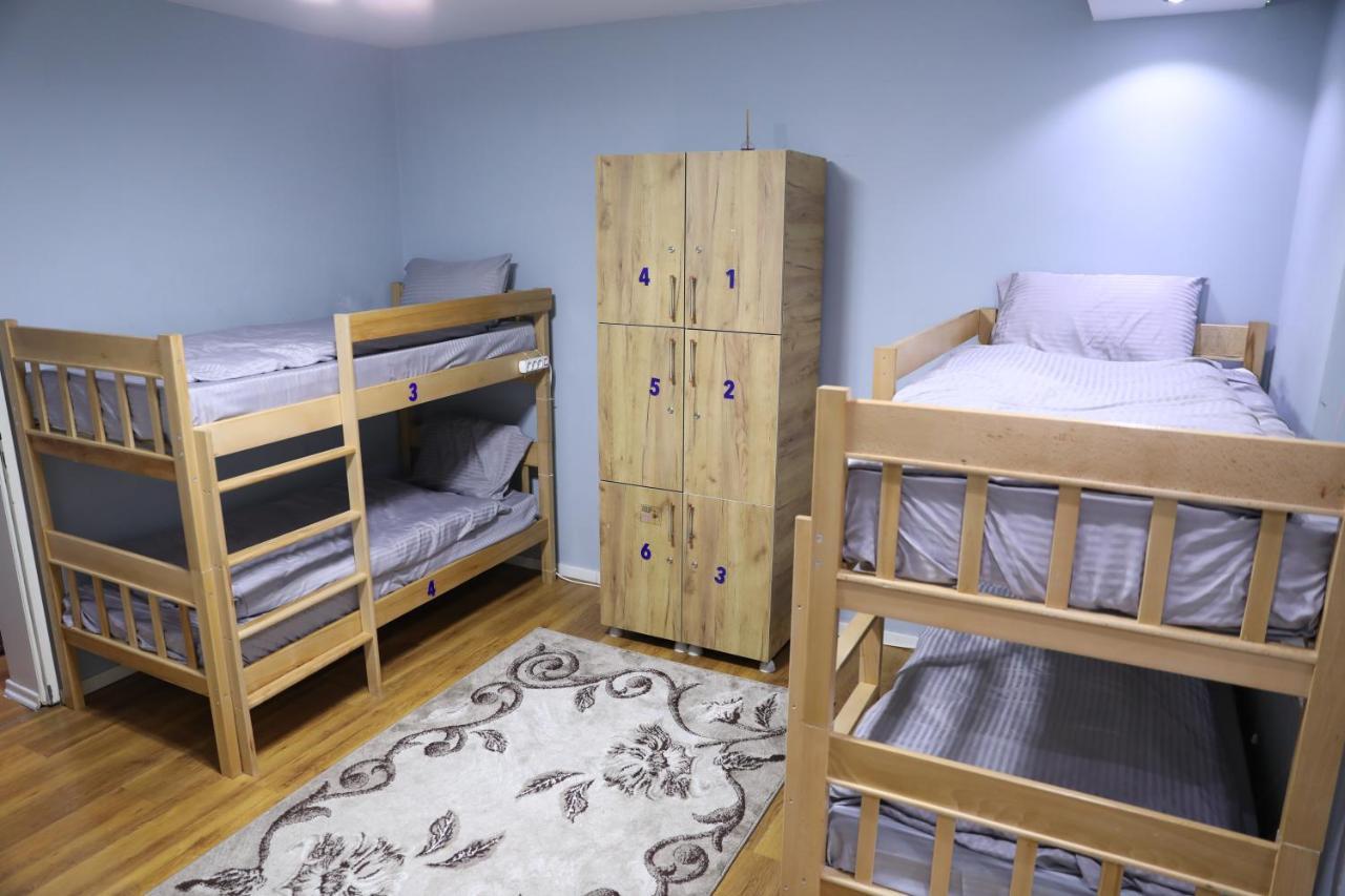 City Park Hostel プリシュティナ エクステリア 写真