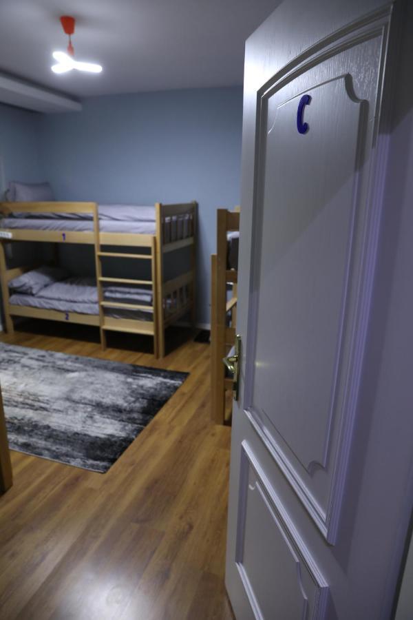 City Park Hostel プリシュティナ エクステリア 写真