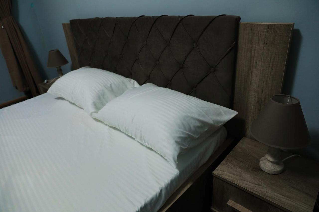 City Park Hostel プリシュティナ エクステリア 写真