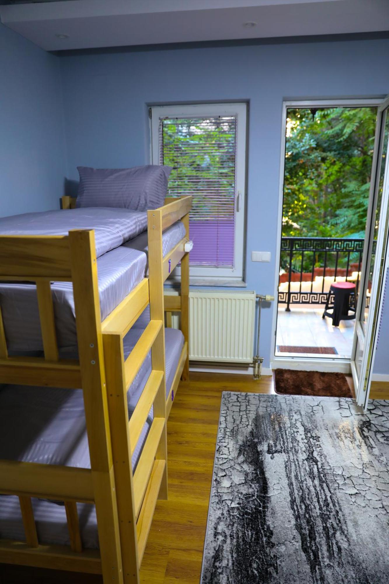 City Park Hostel プリシュティナ エクステリア 写真