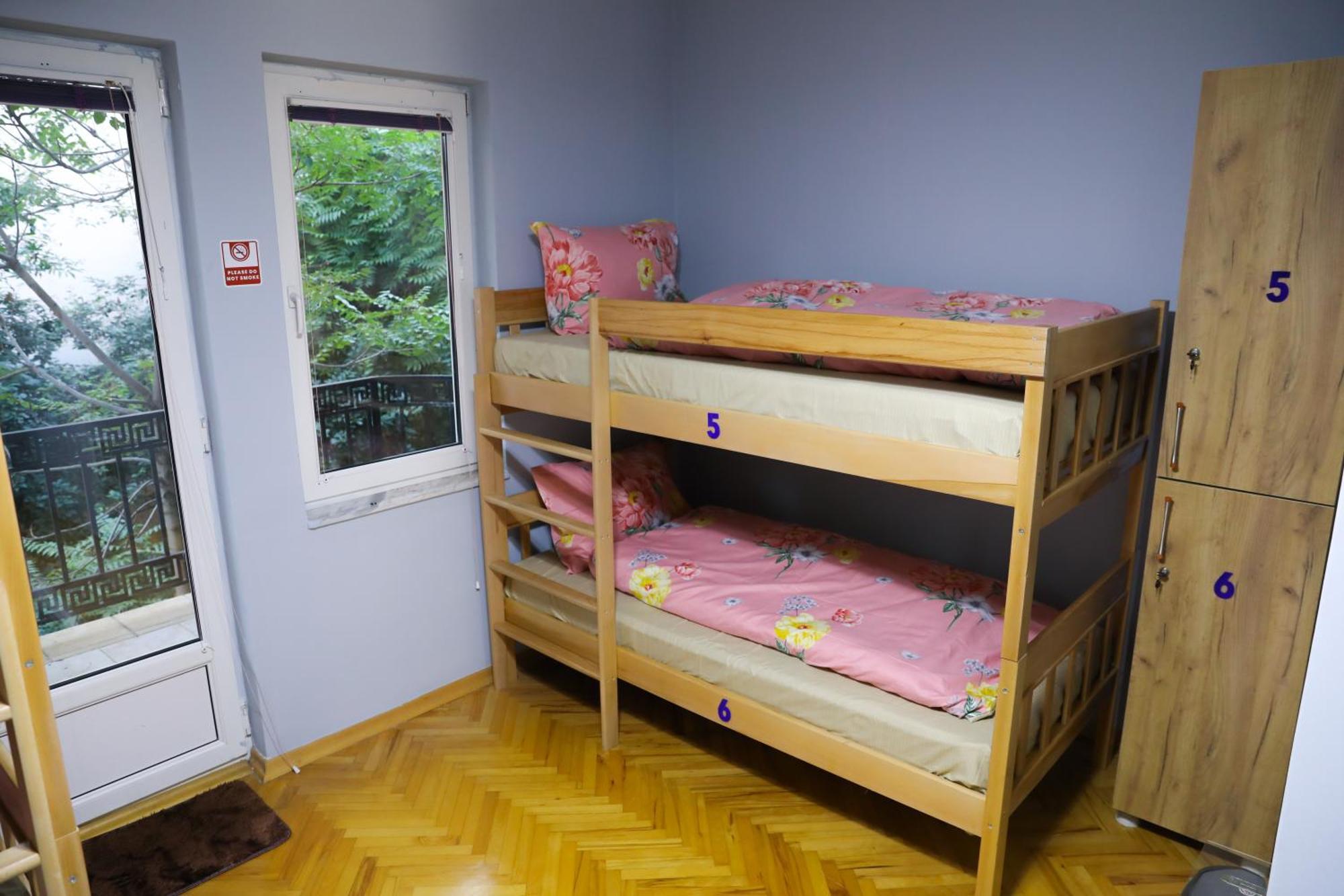 City Park Hostel プリシュティナ エクステリア 写真
